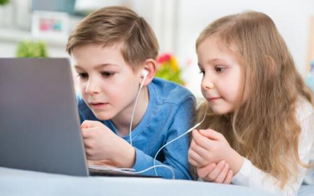 Kids on laptop