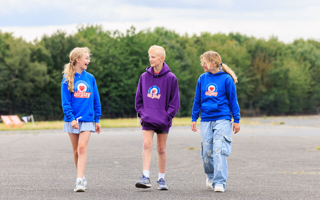 Airplay children walking