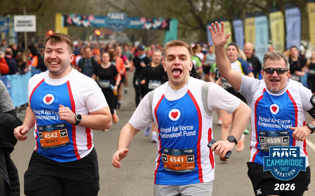 Family running Cambridge Half Marathon