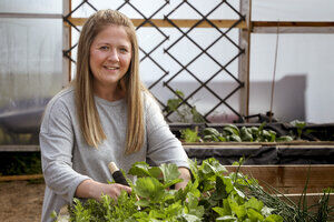 Amileigh Salt with plants