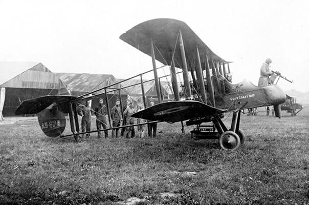 Observer of this 25 Squadron FE.2b, A4578 'Gold Coast No 10', demonstrates the pillar-mounted Lewis gun. The aircraft is also fitted with bombs behind the main undercarriage. (Photo: Air Historical Branch)