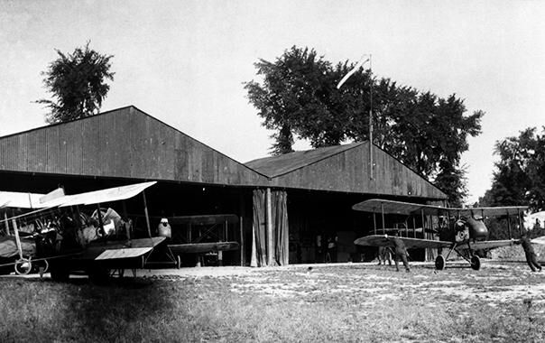 DH2s of 29 Squadron pictured at Abeele, on the Belgian/French border, in the summer of 1916. The squadron received DH2s shortly before being ordered to France on 26 March 1916. (Photo: Air Historical Branch)