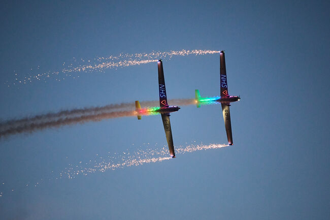 Airborne Pyrotechnics in flight