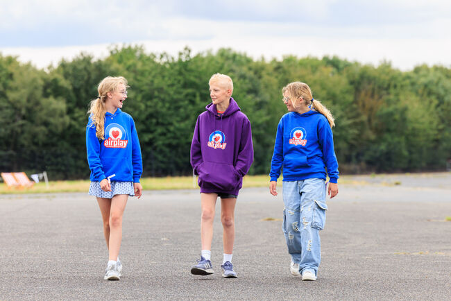 Airplay children walking